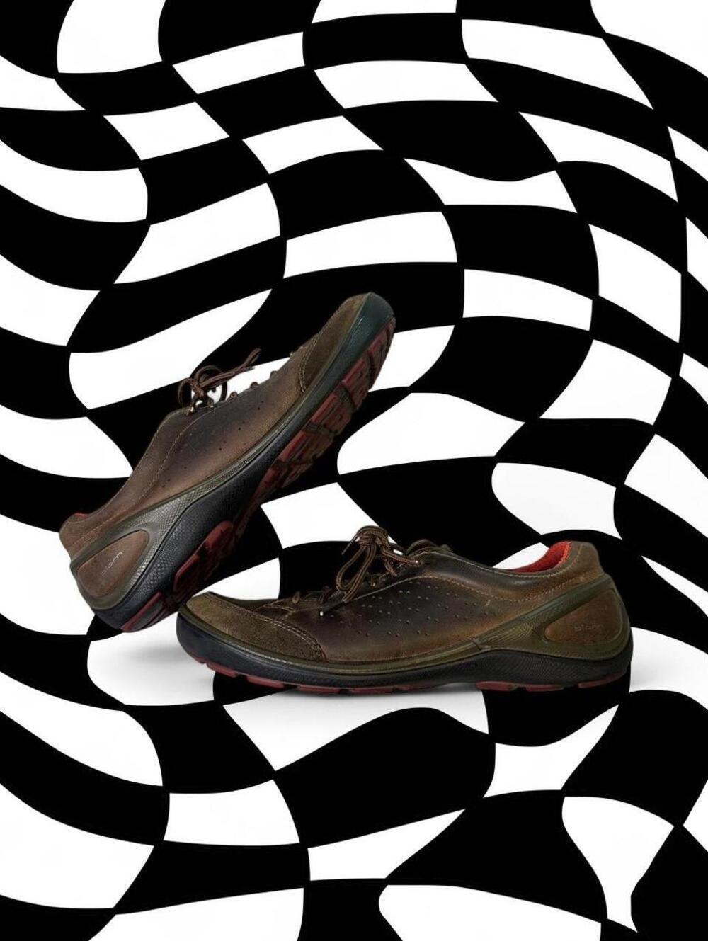 ECCO Brown leather lace-up sneakers